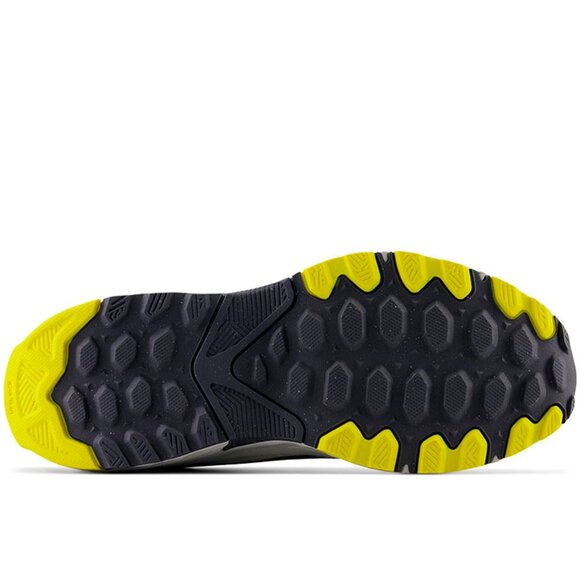 New Balance Trail Runners... Fast Shipped from USA - Picture 6 of 7